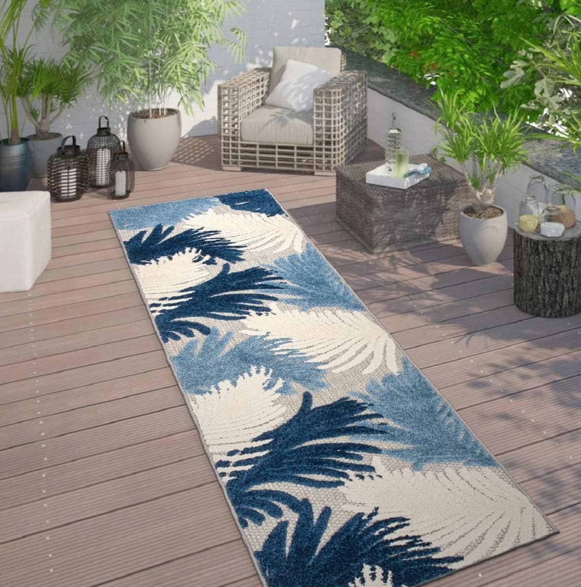 Rugshop Lucca Contemporary Floral Indoor/Outdoor Area Rug 5' x 7' Navy