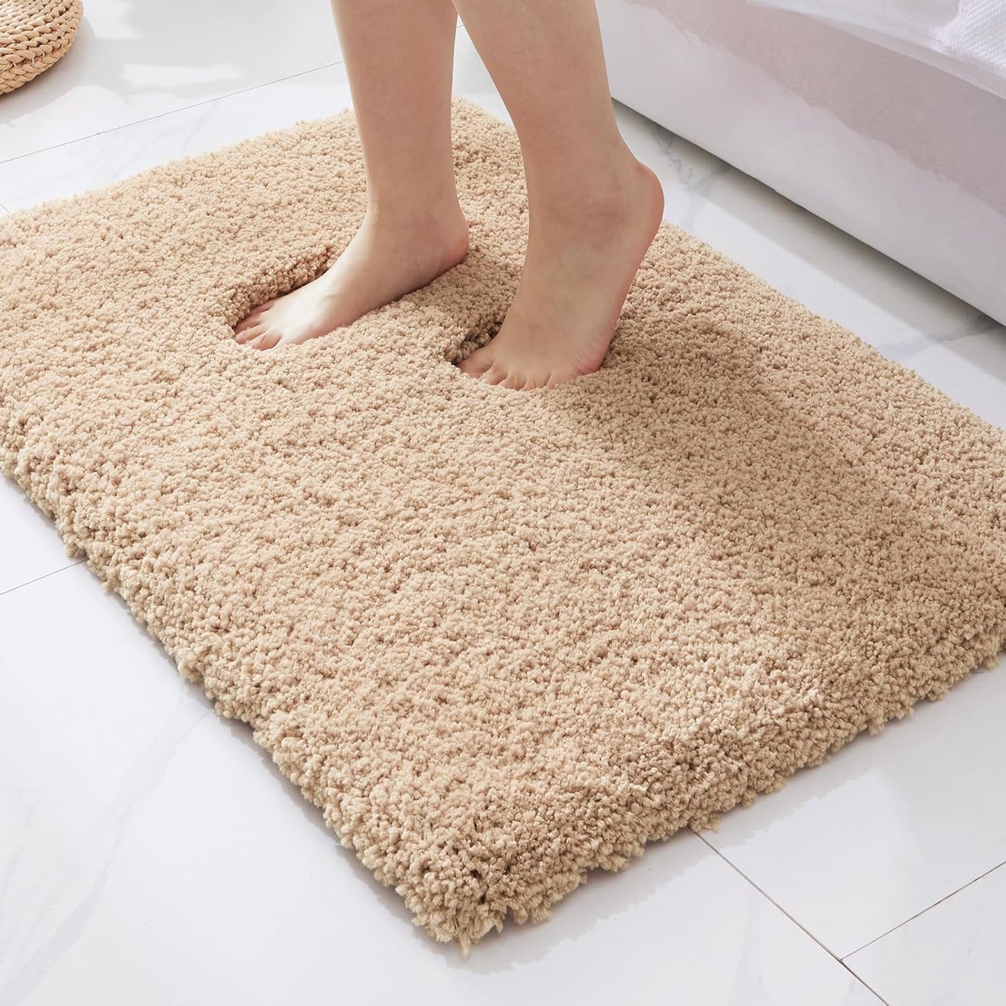 ILANGO Pink Bathroom Rugs 36" × 24" Non Slip & Super Absorbent Extra Thick Soft, Washable Bath Mat for Floor, Non Shedding Microfiber Plush Shaggy Bath Rug with Rubber for Bathtub Shower Room Sink