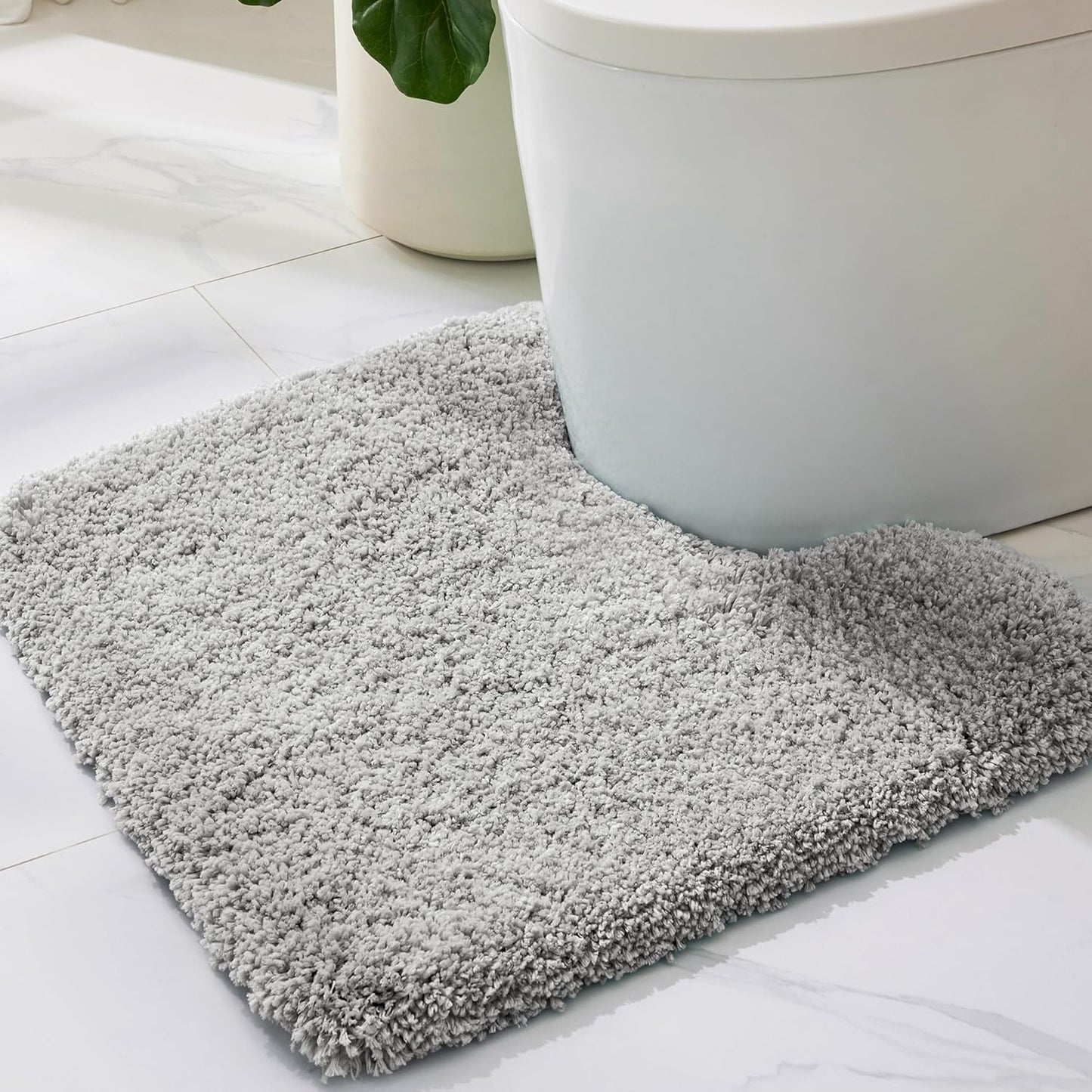 ILANGO Pink Bathroom Rugs 36" × 24" Non Slip & Super Absorbent Extra Thick Soft, Washable Bath Mat for Floor, Non Shedding Microfiber Plush Shaggy Bath Rug with Rubber for Bathtub Shower Room Sink