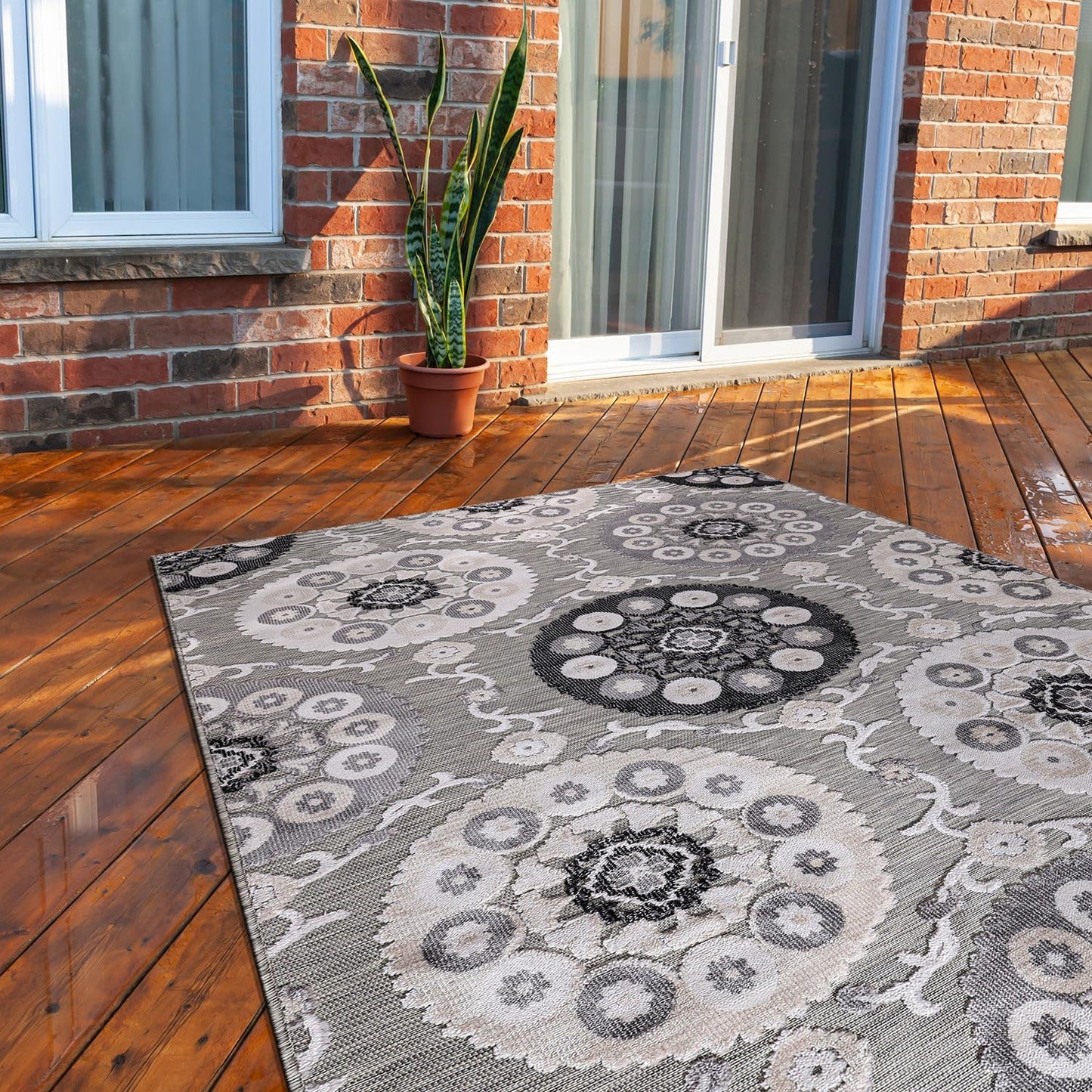 CAMILSON Indoor Outdoor Rug 8x10 Bohemian Medallion Floral Area Rugs for Indoor and Outdoor Patios Easy-Cleaning Non-Shedding Living Room Garden and Kitchen Washable Outside Carpet (8 x 10 / Beige)