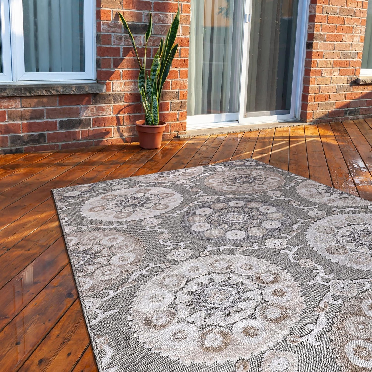CAMILSON Indoor Outdoor Rug, Beige 5x7 Floral Exotic Tropical Area Rugs for Indoor and Outdoor Patios, Easy-Cleaning Non-Shedding Living Room, Garden and Kitchen Washable Outside Carpet (5 x 7)